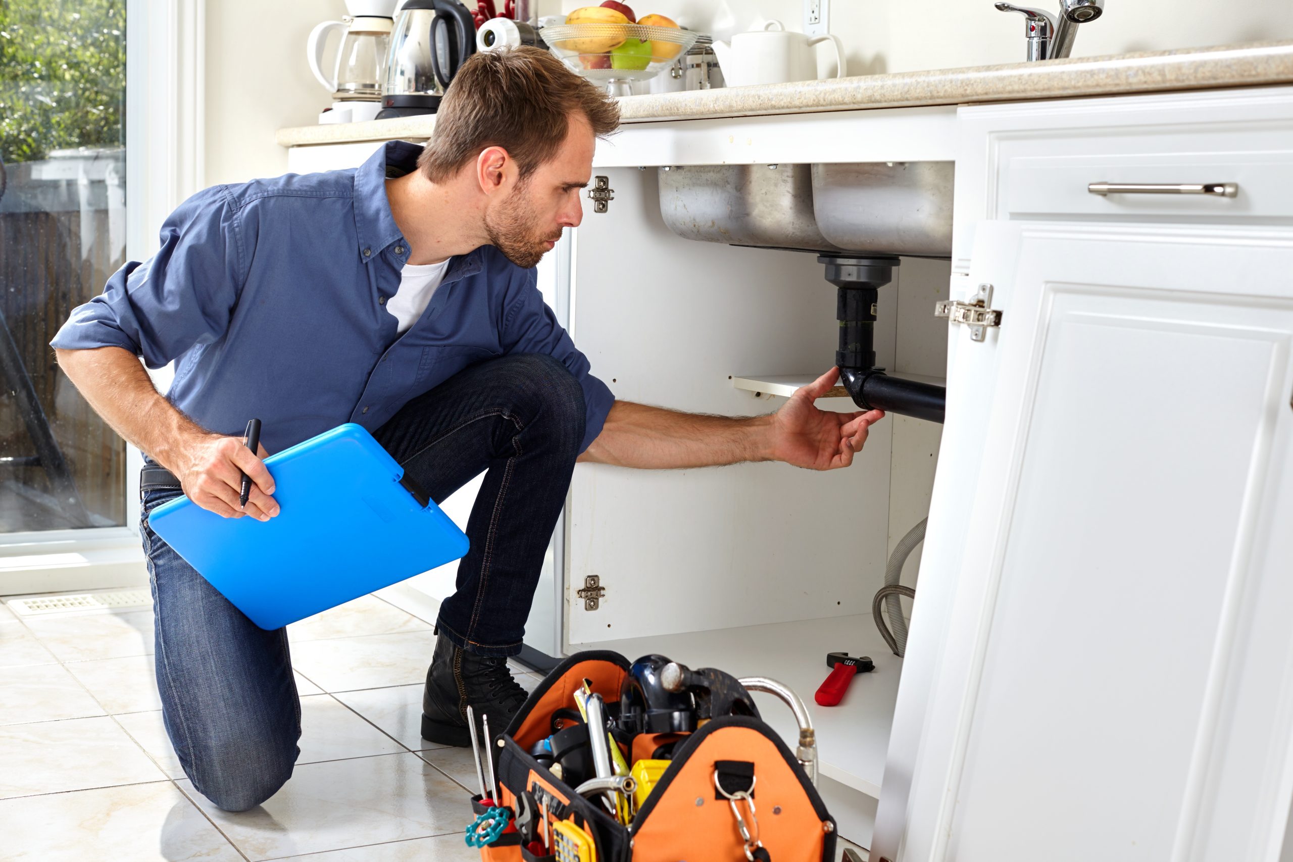 plumbing services by professional plumbers